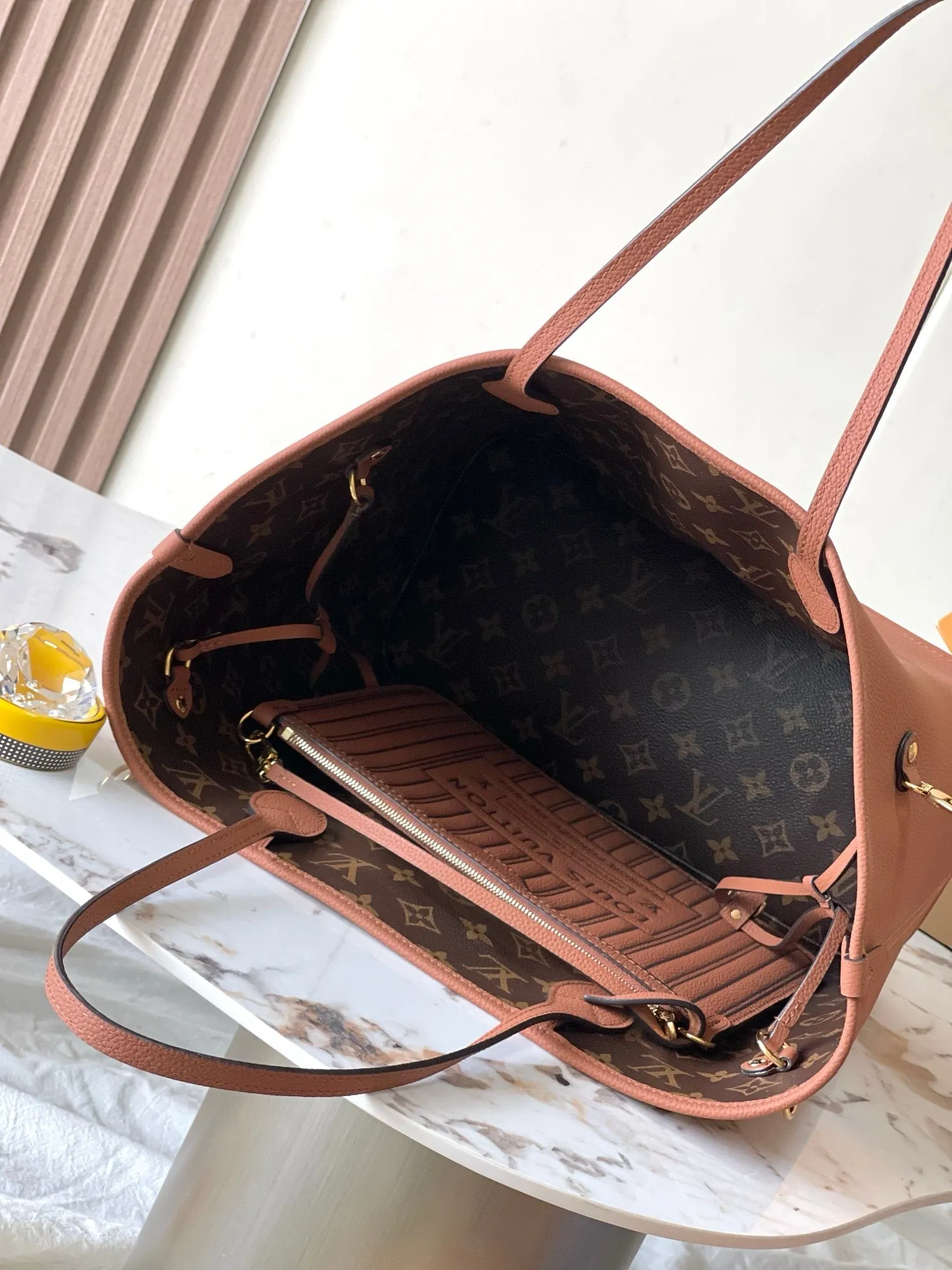 LB1085 Neverfull Inside Out MM(REVERSIBLE) / HIGHEST QUALITY VERSION / 12.2 x 11 x 5.5 inches