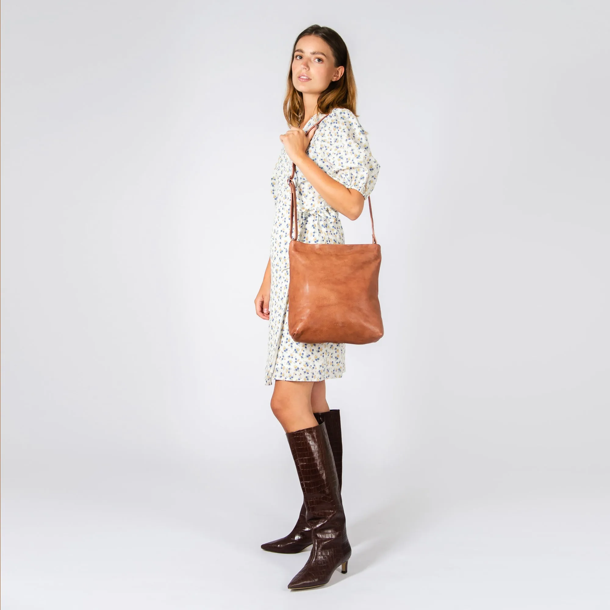 stillKhloe Hobo